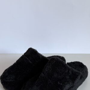 Pantufla Negra Peluche