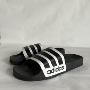 Chanclas Negras Tiras blancas