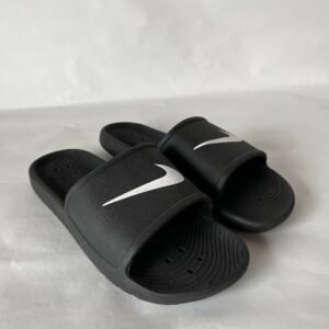 Chanclas Negras Pipeta blanca